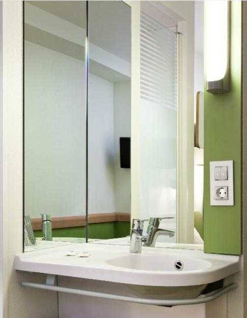 Ibis Budget Bradford Bradford  Exterior photo